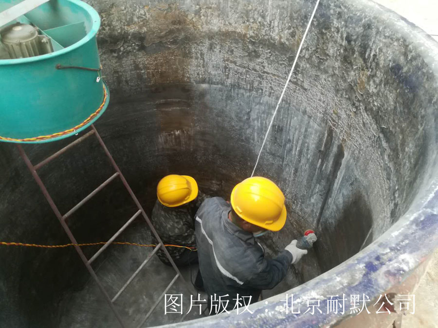 化工罐內(nèi)壁采用厚漿型耐酸重防腐涂料 化工罐內(nèi)壁采用厚漿型耐酸重防腐涂料