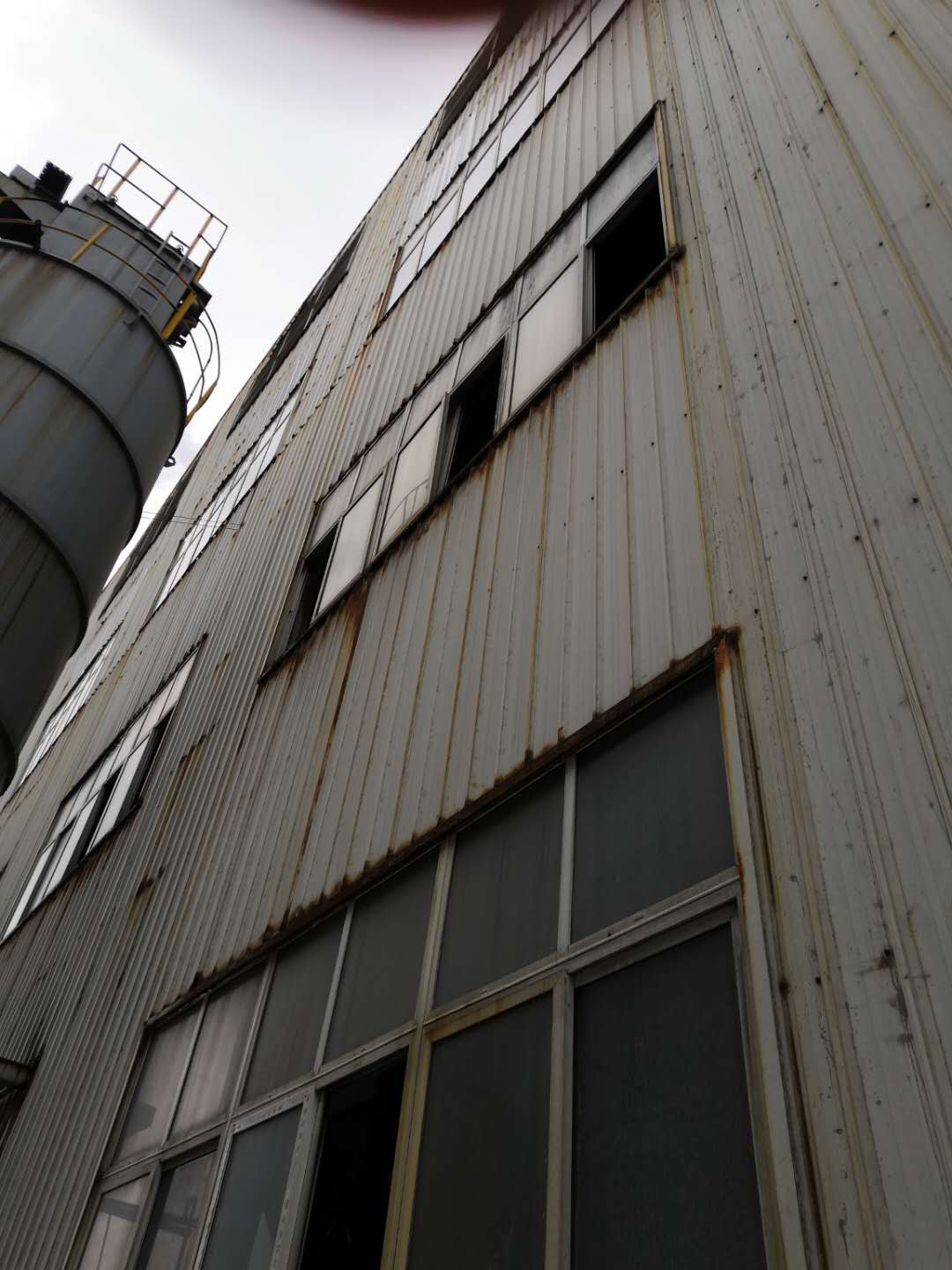 化工廠房墻面酸堿腐蝕 化工廠房墻面酸堿腐蝕